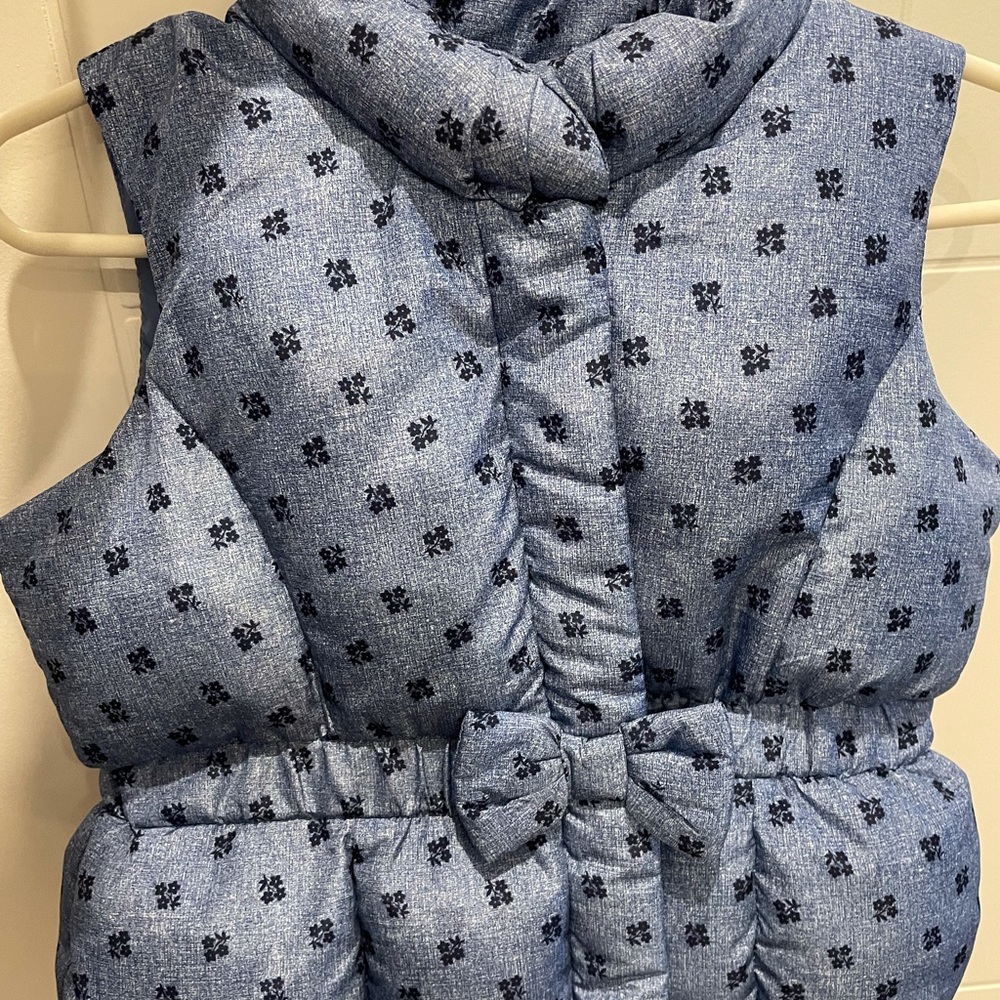Like brand gap vest
